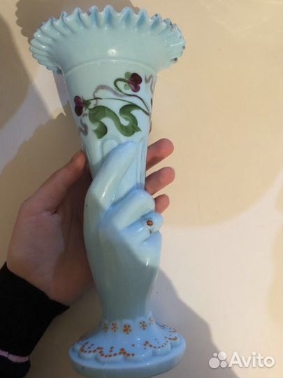 Антикварная ваза