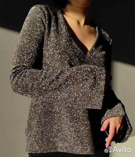 Блестящая блузка