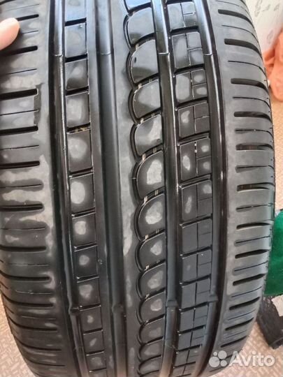 Pirelli P Zero Rosso 255/40 R19 100V