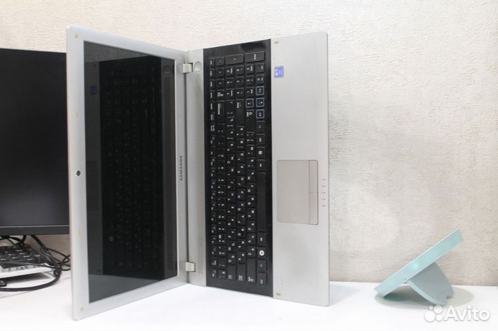 Ноутбук samsung