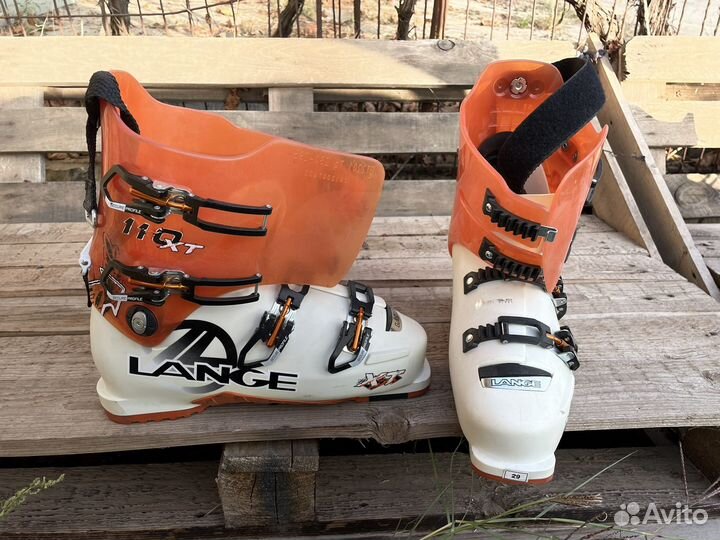 Горнолыжные ботинки lange