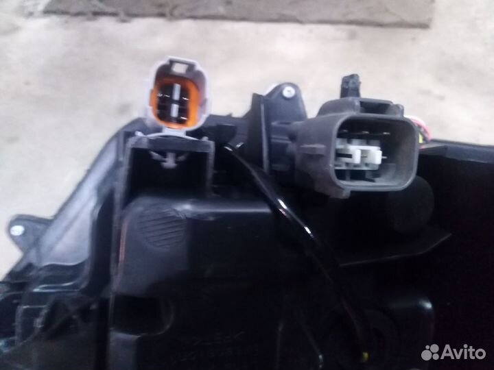 Фара Toyota RAV4 15-19 LH