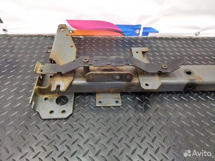 1686536 Кронштейн крыла переднего левого