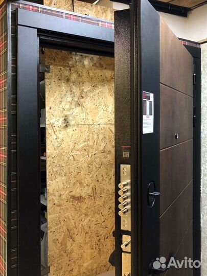 Входная дверь