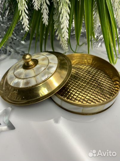 Шкатулка из перламутра