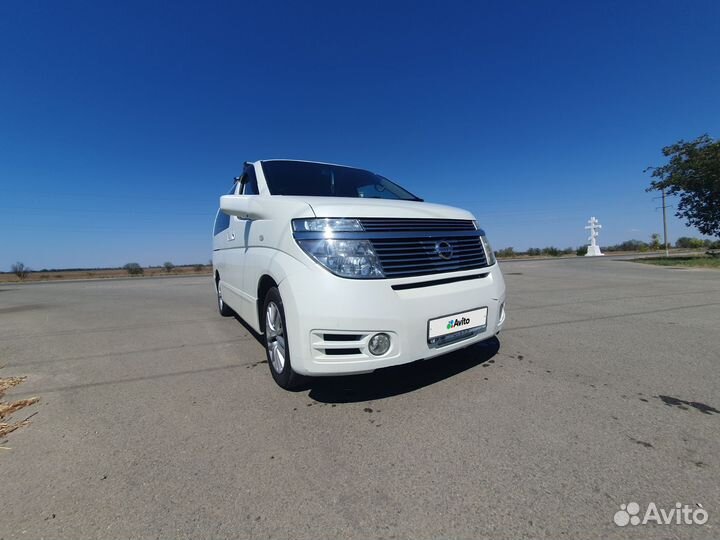 Nissan Elgrand, 2003