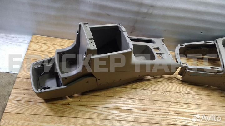 Центральный тоннель Тойота Рав4 2 (XA20)