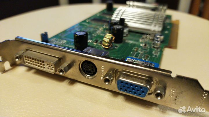 Видеокарта ATI Radeon 9600 256Mb AGP