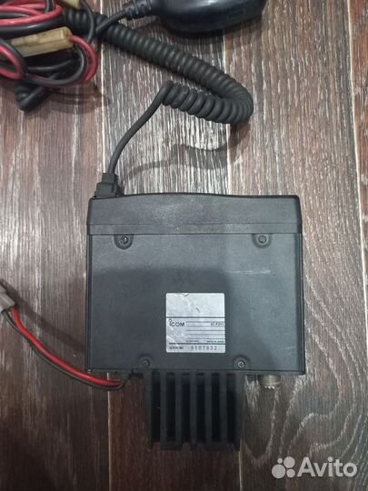 Стационарная радиостанция icom IC-F211