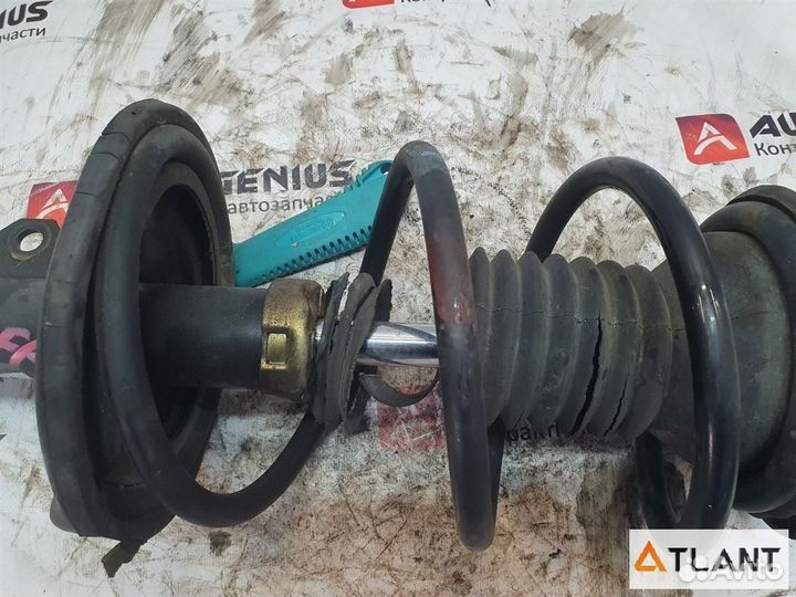 Стойка передняя правая toyota premio