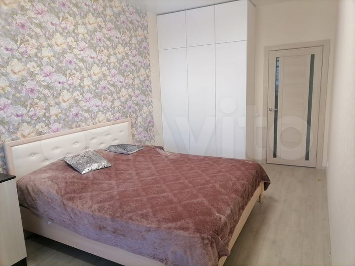 2-к. квартира, 72 м², 8/17 эт.