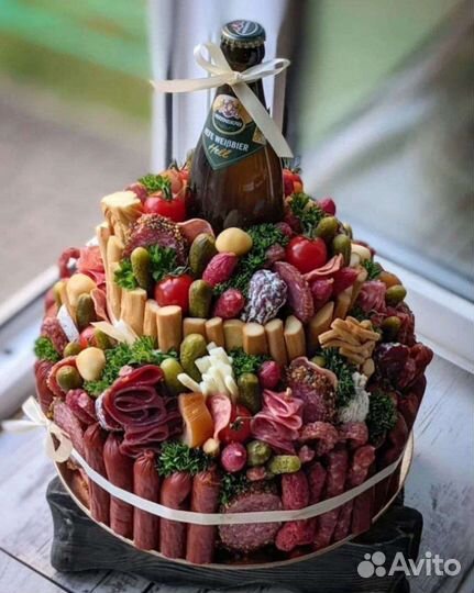 Торт из колбас.Закуска.Подарок