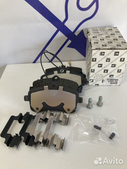Колодки тормозные передние комплект 407 425422