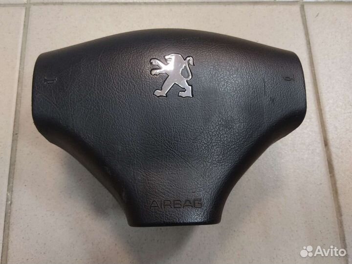 Подушка безопасности в руль Peugeot 206