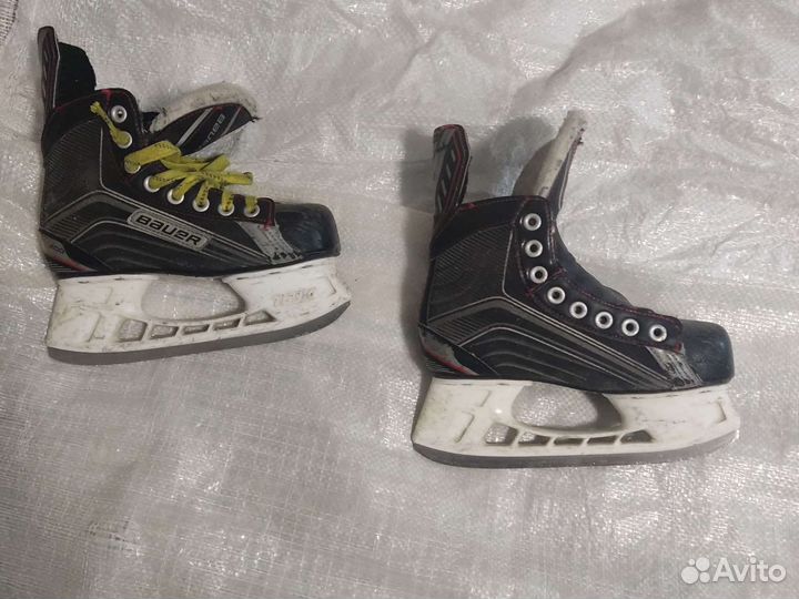 Хоккейные коньки