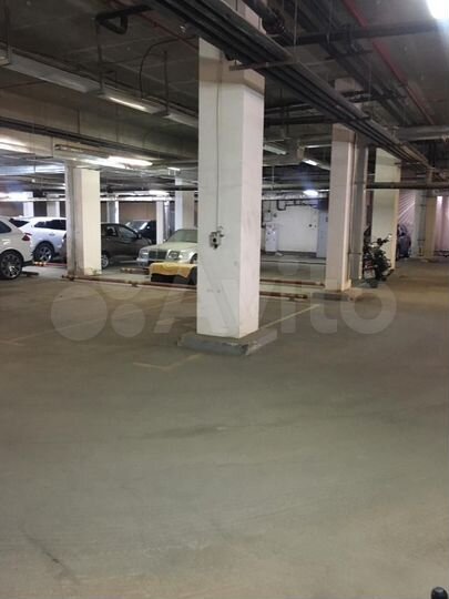 Машиноместо, 12 м²