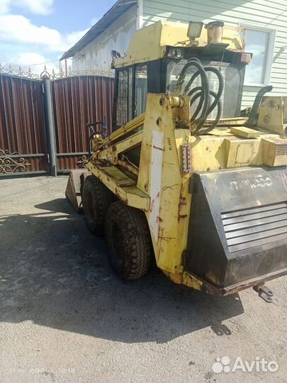 Мини-погрузчик Уралвагонзавод ПУМ-500, 2001