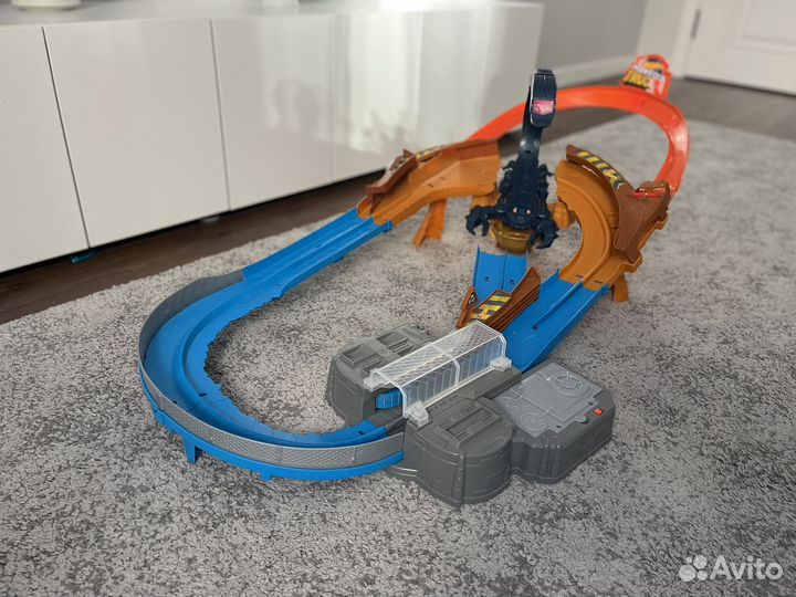Трек Hot Wheels Monster Truck Scorpion