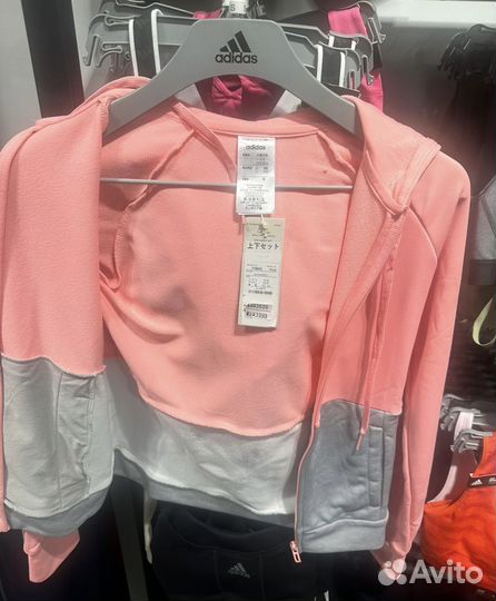 Продам спортивный костюм