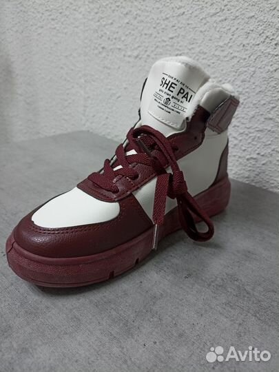 Кроссовки женские на осень