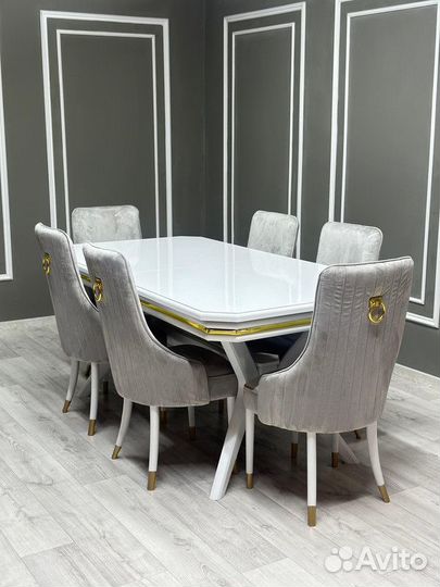 Кухонный стол и стулья