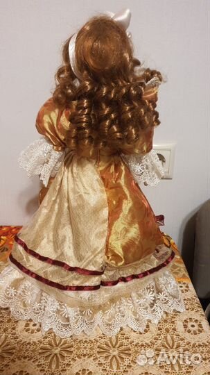 Кукла фарфоровая коллекционная