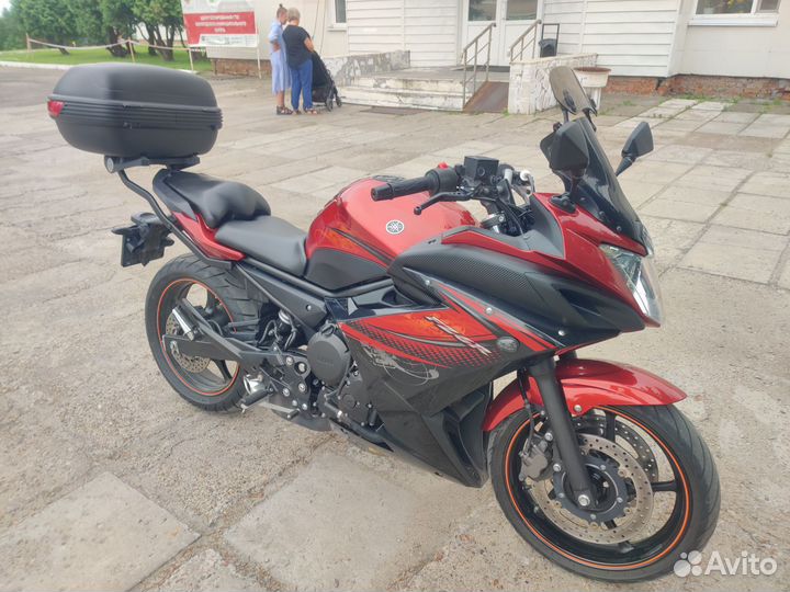Yamaha FZ6R