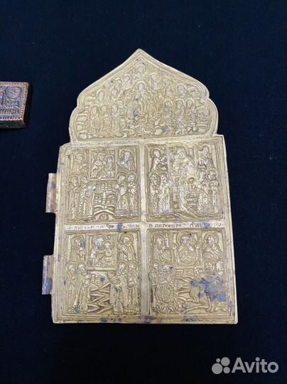 Киотный крест на подставке;створка складня/латунь