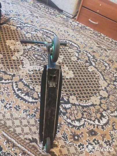 Трюковой самокат Black Aqua