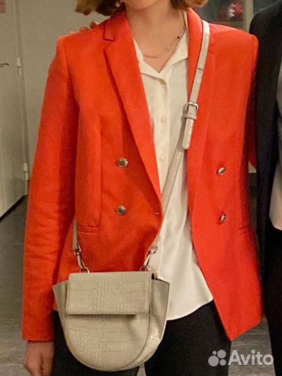 Красный/коралловый пиджак