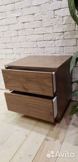Тумба прикроватная