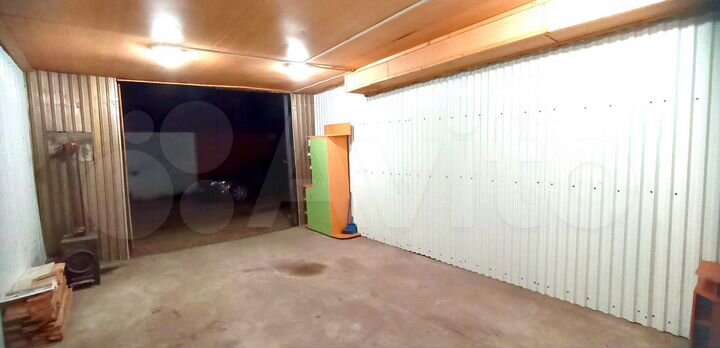 Гараж, > 30 м²