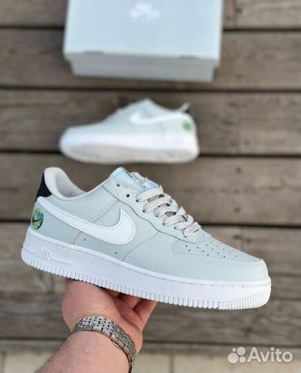 Nike air force 1 серый смайл разм. 42