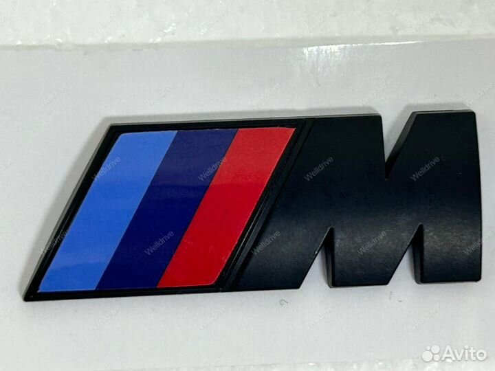 Шильдик M BMW X5M F85 на багажник черный матовый