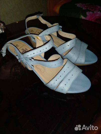 Босоножки женские 38 размер натуральная кожа новые