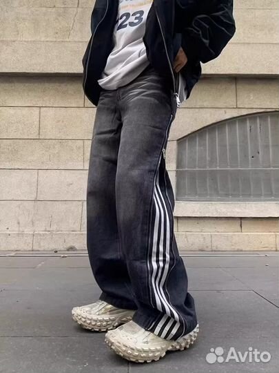 Джинсы Balenciaga Adidas type