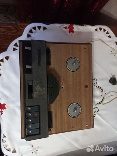 Катушечный магнитофон