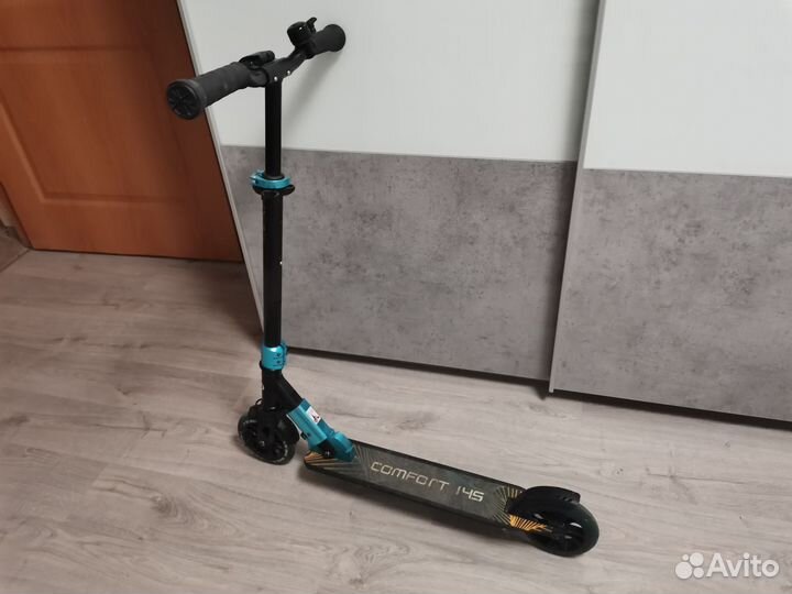 Самокат со светящимися колесами