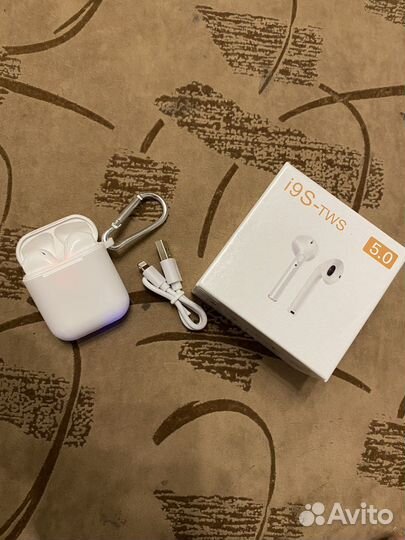 Беспроводные наушники airpods