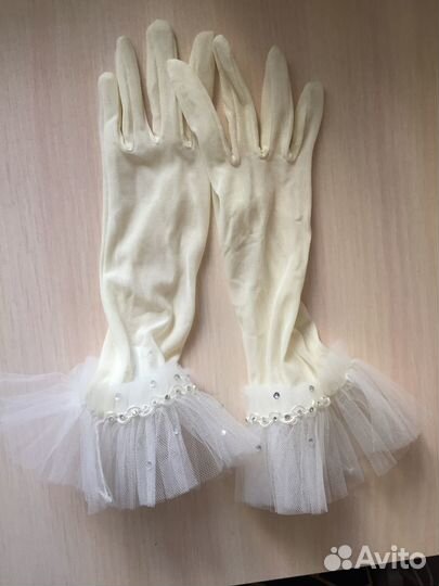 Перчатки праздничные детские S цвет молочный