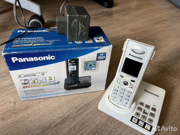 Радиотелефон Panasonic KX-TG8225RU