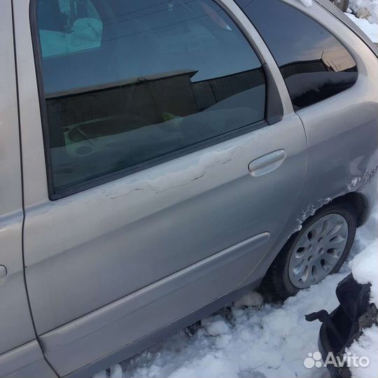 Стекло Citroen Xsara picasso