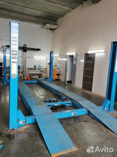 Подъемник 4-х стоечный 5,5т с траверсой