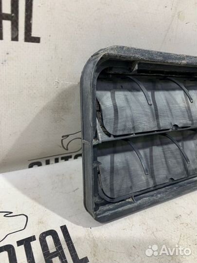 Клапан вентиляции багажника Nissan Terrano D10