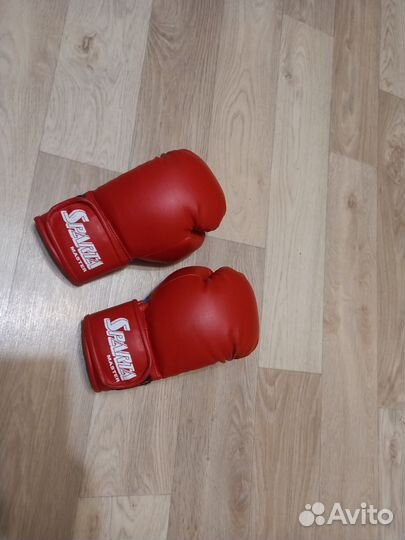 Боксерские перчатки