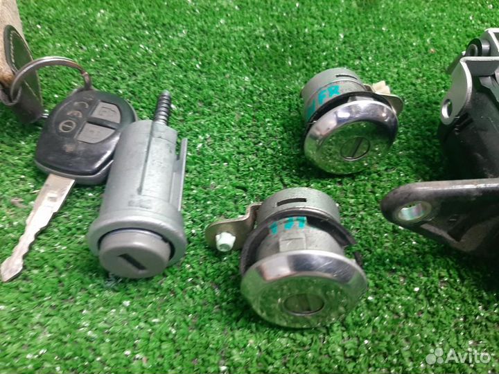 Замок зажигания Suzuki Ignis 2006