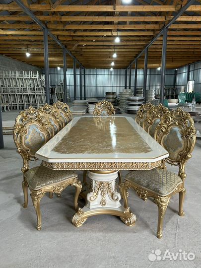 Кухонный стол и стулья