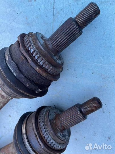 Полуось задняя левая правая привод в сборе TOB50