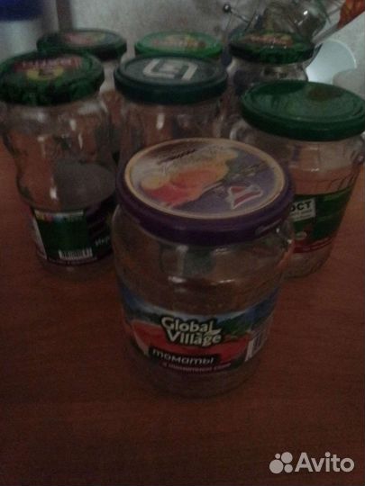 Банка с крышкой и без.Бутылки, штофы. Много