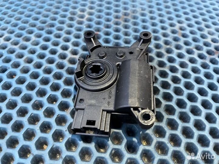 Моторчик заслонки печки Ford Transit